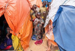 © UNICEF/Zerihun Sewunet Some 280 families fled to a camp for displaced people in Daniyle in southeastern Somalia in early 2023.